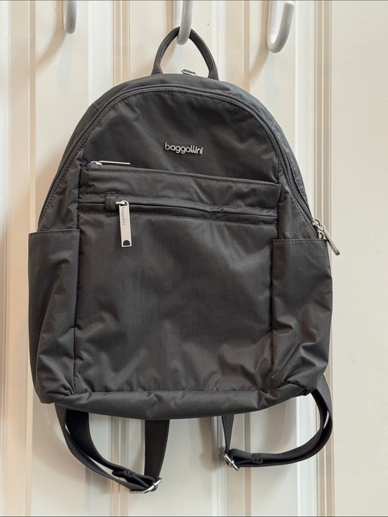 Baggallini Handbags - Baggallini Charcoal Black Lightweight Nylon Backpack